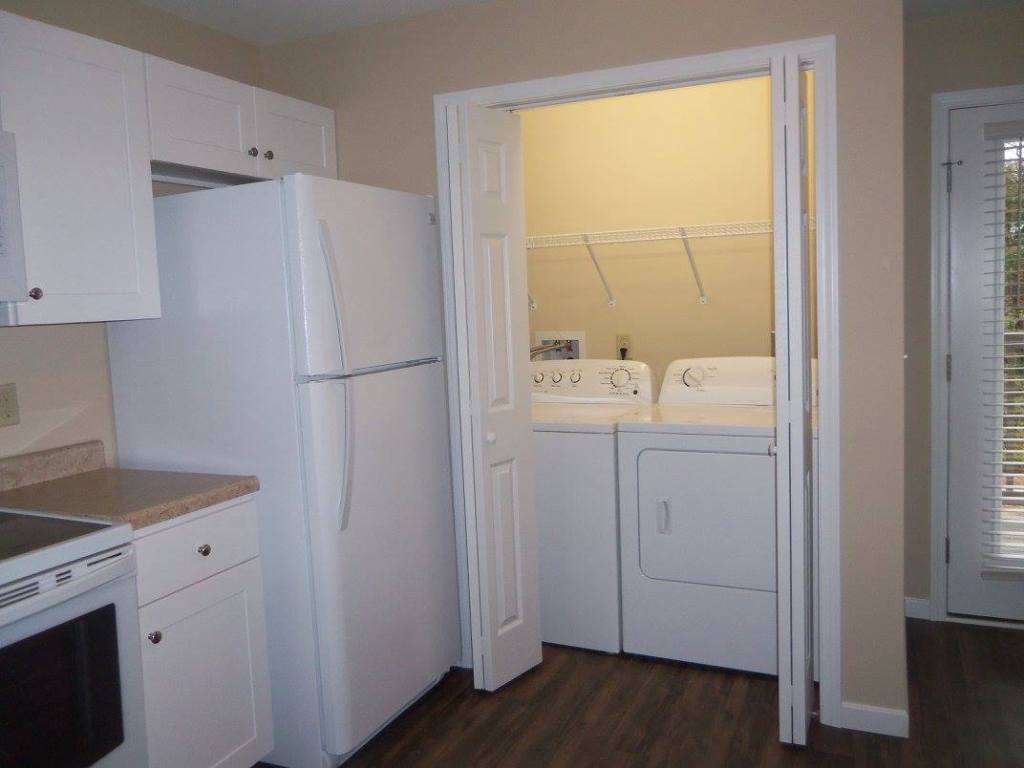 rusty-gate-apartments-interior-laundry